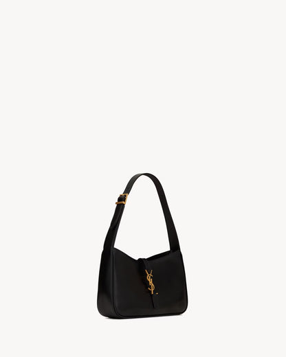 YSL Le 5 à 7 smooth-skinned