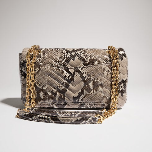 GG Marmont medium shoulder bag