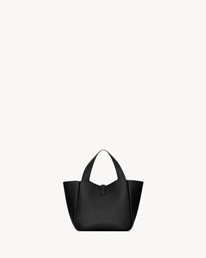 YSL Le 5 à 7 baby Bea with grainy skin