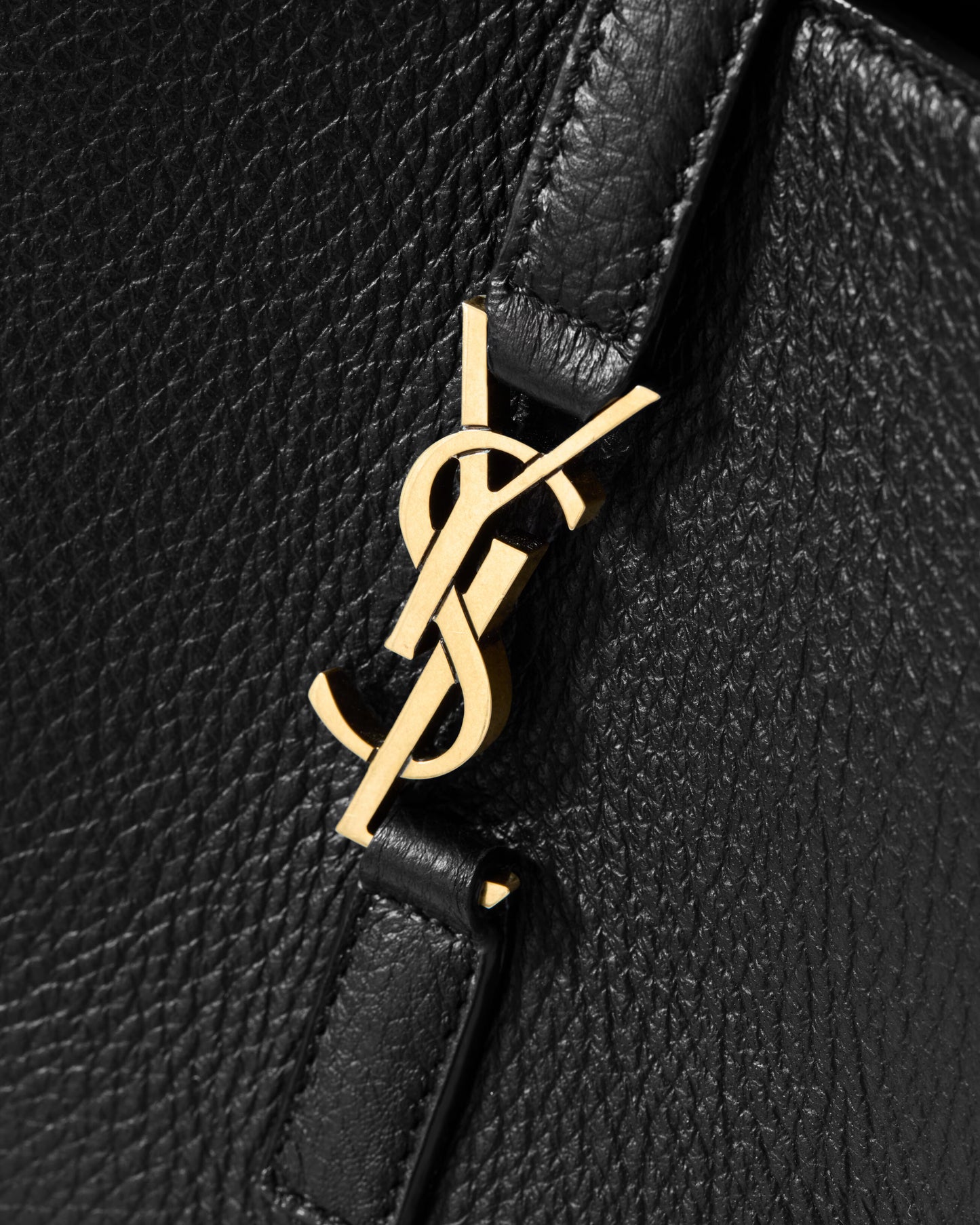 YSL Le 5 à 7 baby Bea with grainy skin
