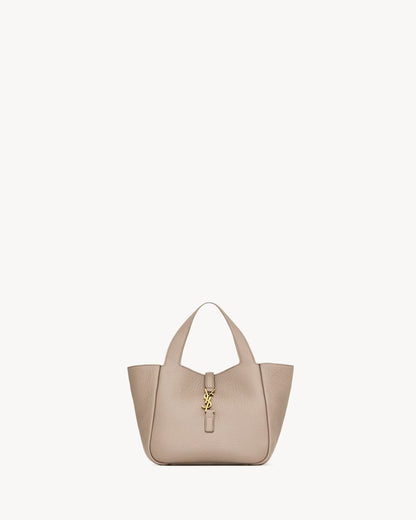 YSL Le 5 à 7 baby Bea with grainy skin