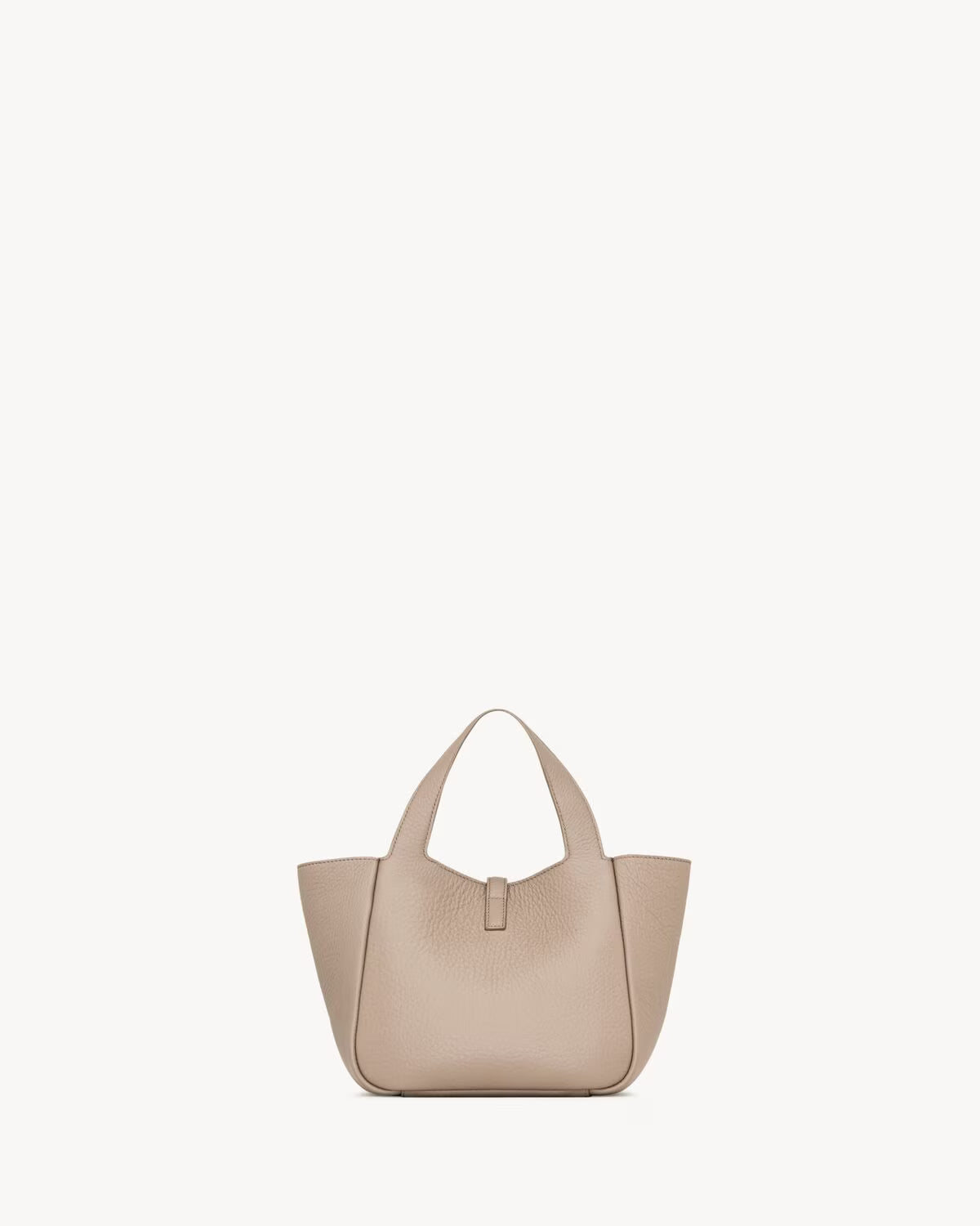 YSL Le 5 à 7 baby Bea with grainy skin