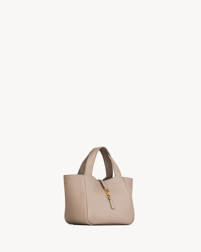 YSL Le 5 à 7 baby Bea with grainy skin