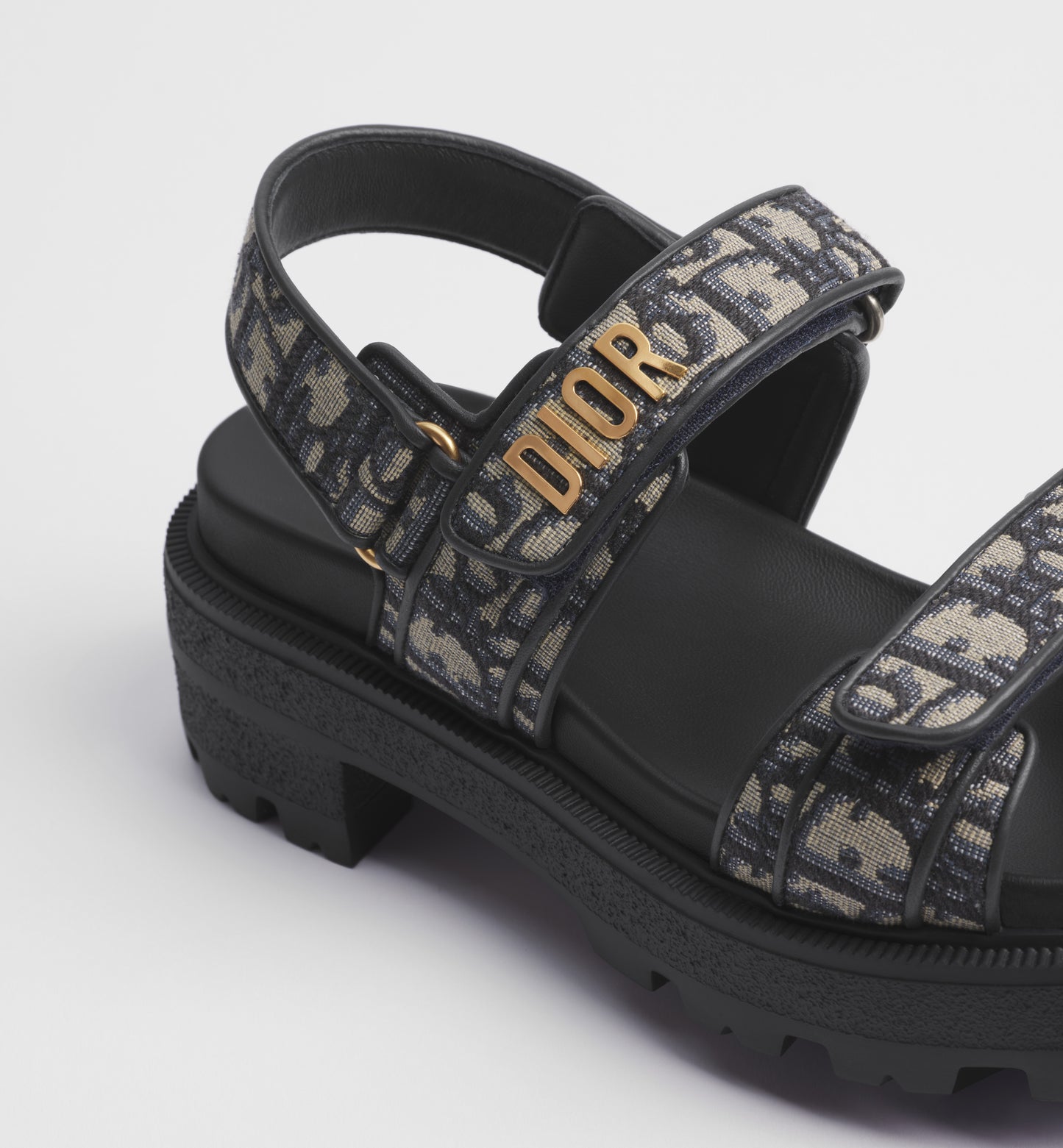 Dioract Platform Sandal